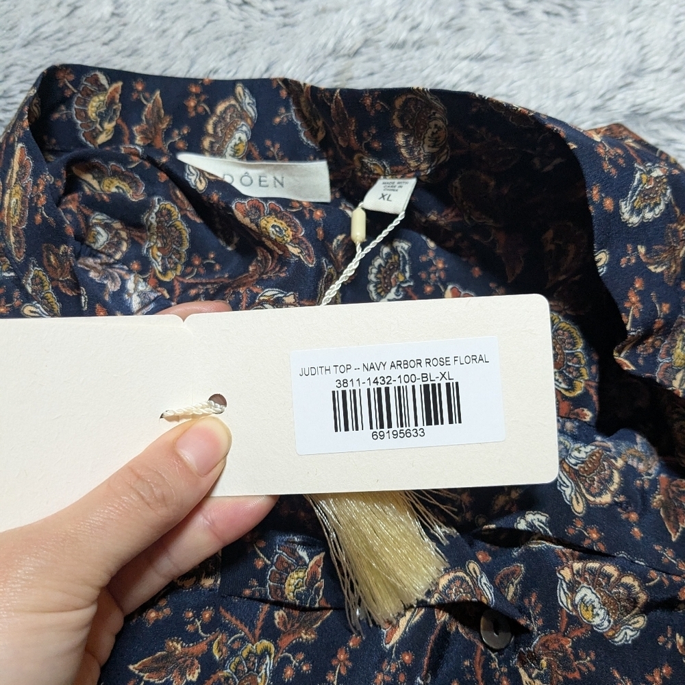 NEW Doen Silk Blouse Top Navy Paisley Floral XL 100% Silk - Picture 7 of 10